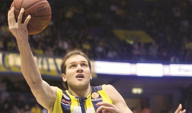 Fener takes on Khimki hoping for maiden win