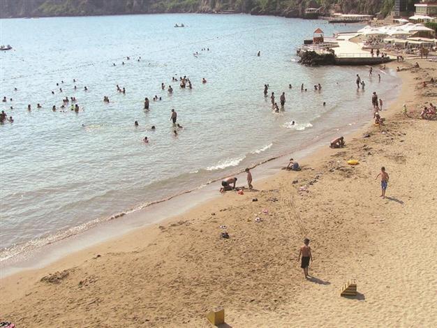 Government to end discount vacations for public officials