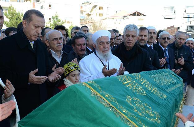 Turkish PM bids farewell to his uncle in Istanbul