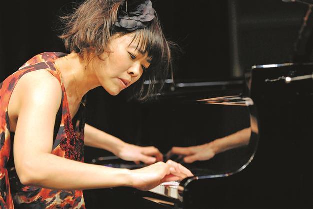 Hiromi performs at İşsanat