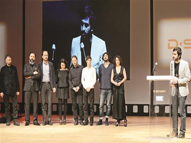 ‘Underground,’ ‘Beyond the Hill’ win big at SİYAD night