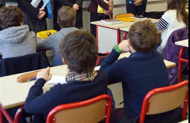 Paris teachers rebel against Socialists’ school reform