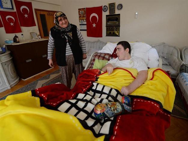 Turkish grandma appears on Russian TV for caring for lost boy victim of traffic accident