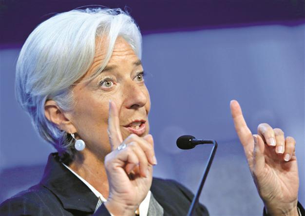 Don’t relax, Davos forum warns on global crisis