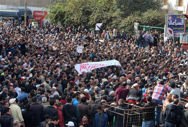 Morsi declares a state of emergency as riots in Egypt leave six more dead