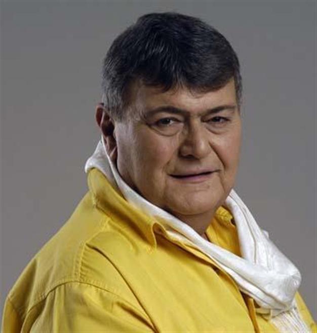 Famous songwriter and pianist Özbeğen passes away