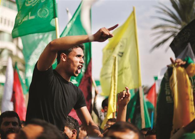 Gaza back to life as fears held on lull