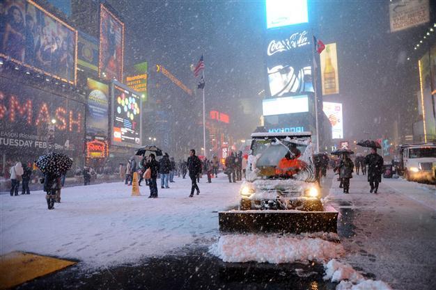 Blizzard brings US northeast to a halt
