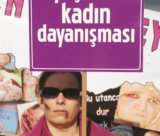 Gül approves law to release minor offenders