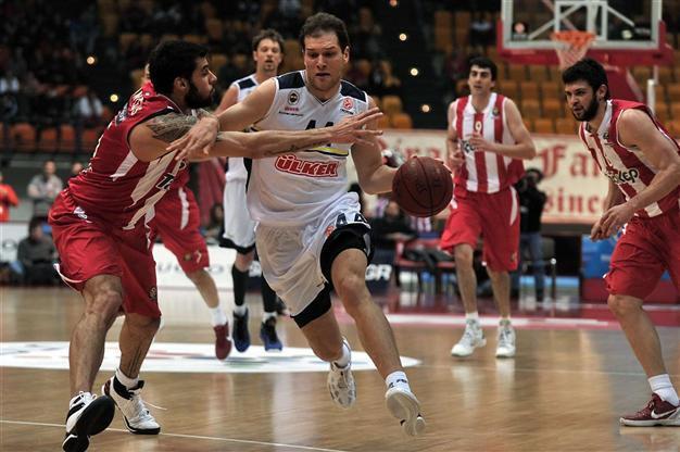 Fenerbahçe outplayed by defending champions Olympiacos