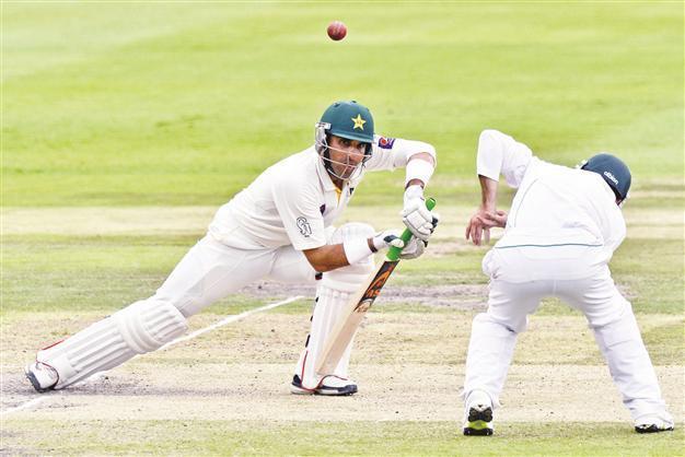 Irfan takes four wickets in Pakistan