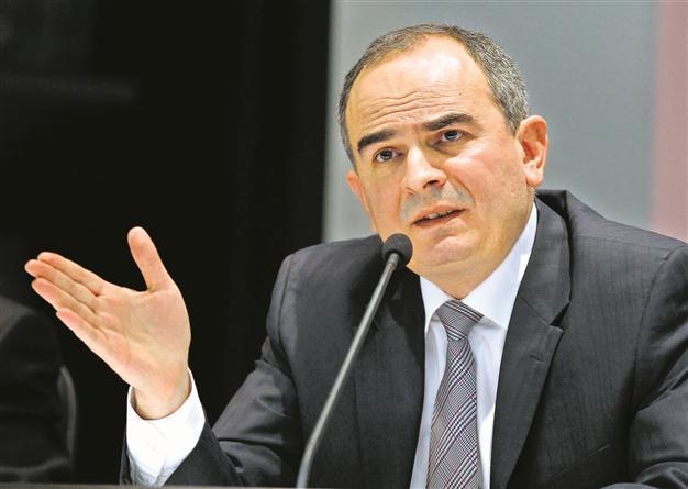Central Bank tries to defend independency