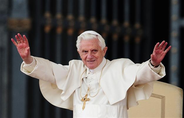 Pope Benedict used pacemaker for years
