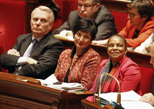 French parliament adopts gay marriage law