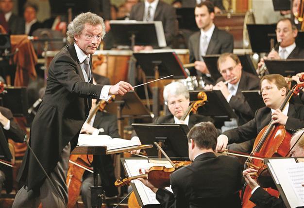 Vienna New Year’s concert to air live