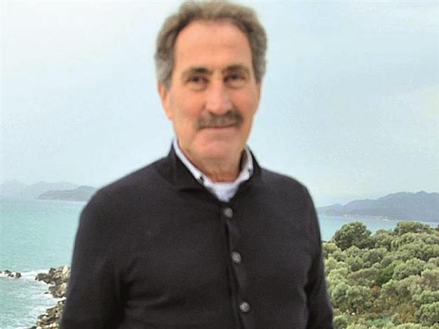 Arts should deal with us: Culture minister