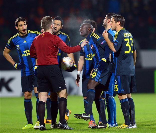 Fenerbahçe secures goalless draw in Europa League against BATE Borisov with 10 men