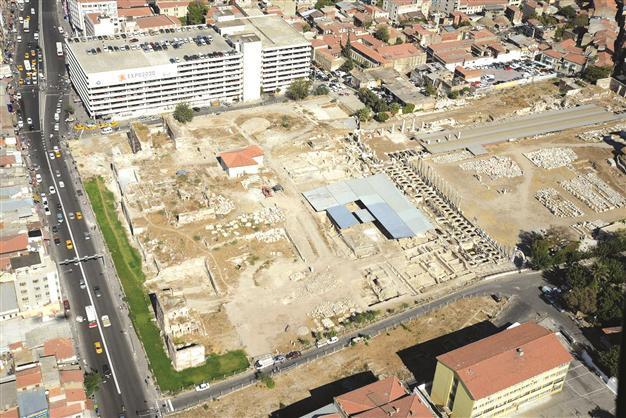 Security walls to protect ancient Agora in İzmir