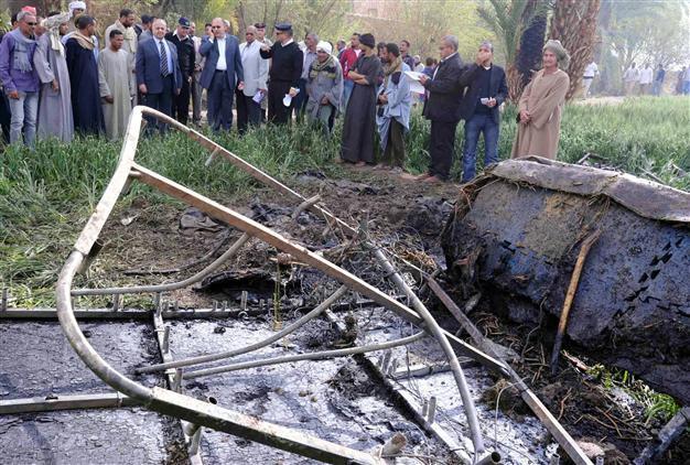 Hot air balloons banned in Luxor after crash kills 19