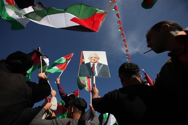 Abbas orders official use of State of Palestine