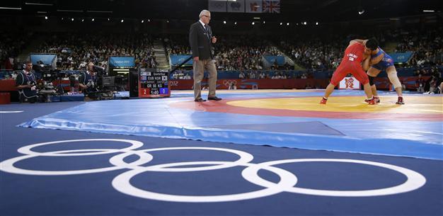 Medalists urged to lobby for wrestling