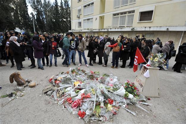 Tunisia ruling Islamists say to give up key ministries