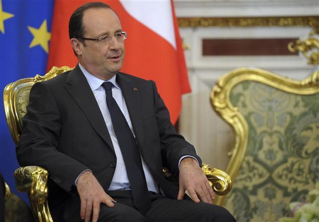 Hollande least popular French president for three decades
