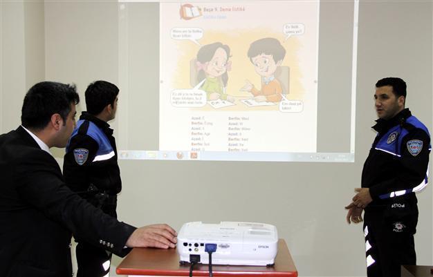 Diyarbakır police learning Kurdish