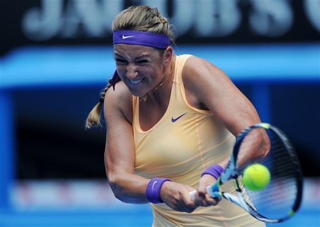 Azarenka comfortably advances to third round