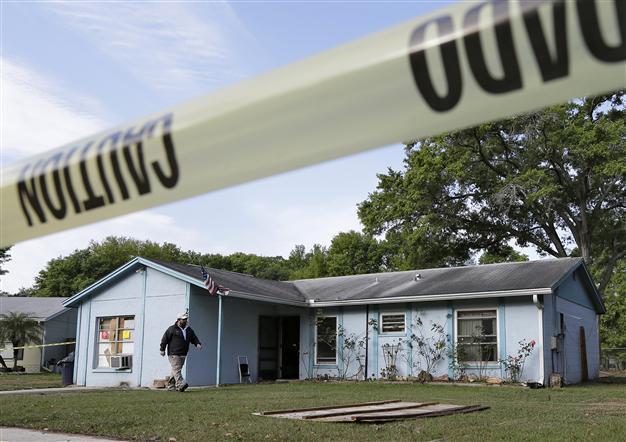 American swallowed by sinkhole under bed: report