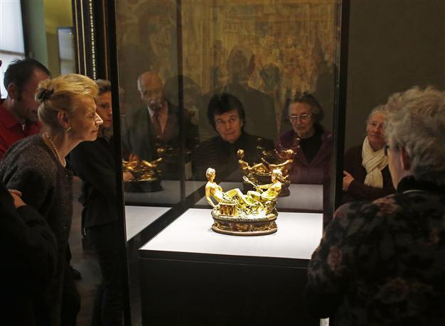 Vienna gallery displays 50 million euro salt cellar