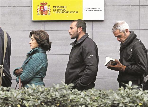 Spanish registered unemployment surpasses five million