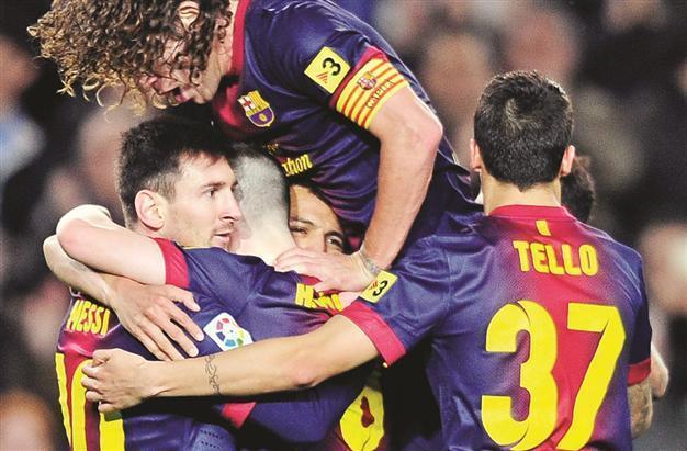 Super-Messi surpasses historic record