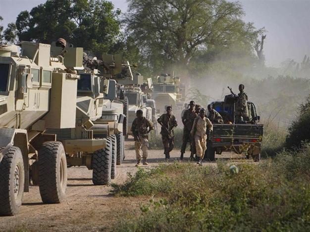 Somali militants post pictures of dead French soldier