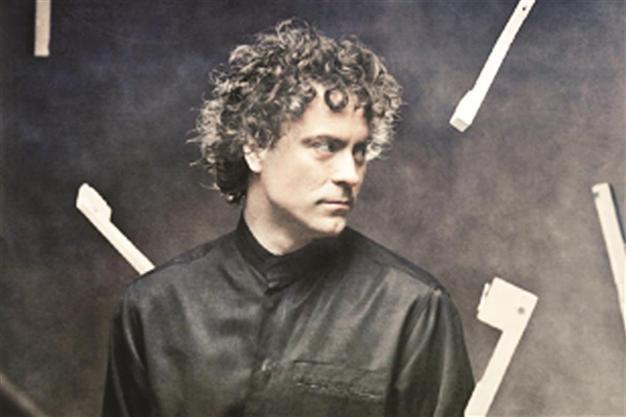 Paul Lewis with Berlin orchestra