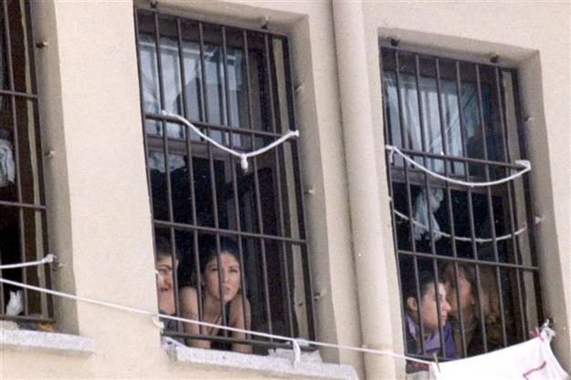 Convicted PKK militant diagnosed with cancer freed on probation