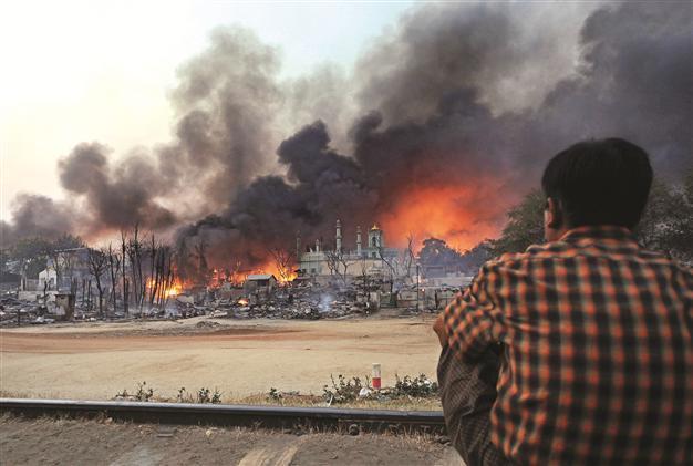 Myanmar riots stoke fears of more sectarian violence