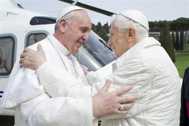Pope holds historic meet with predecessor Benedict XVI