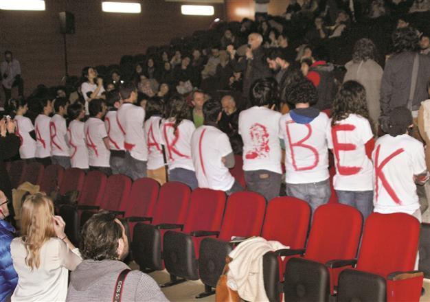Istanbul Biennial’s public program protested with C.P Cavafy’s poem