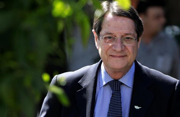 Greek Cyprus president to hold more bailout talks with Merkel