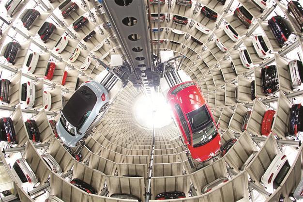 European car market stalls, Turkey hits gas