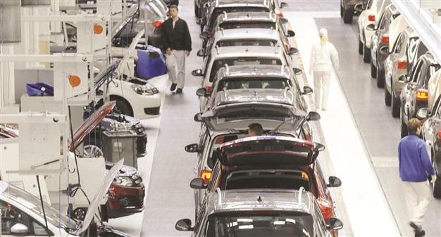 Volkswagen to recall 384,000 products in China