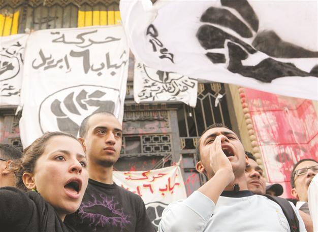 Egypt launches fresh probe against satirist