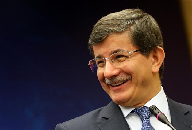 Turkish FM Davutoğlu hosts families of Mavi Marmara victims at dinner