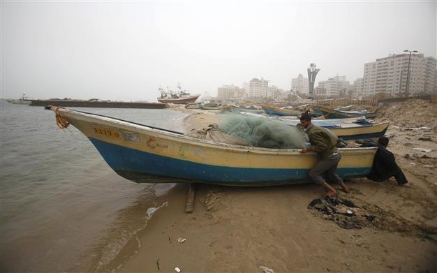 Hamas says Israel launched air strike on Gaza, first since truce