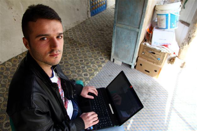 Young Turkish computer geek finds four security gaps on Facebook