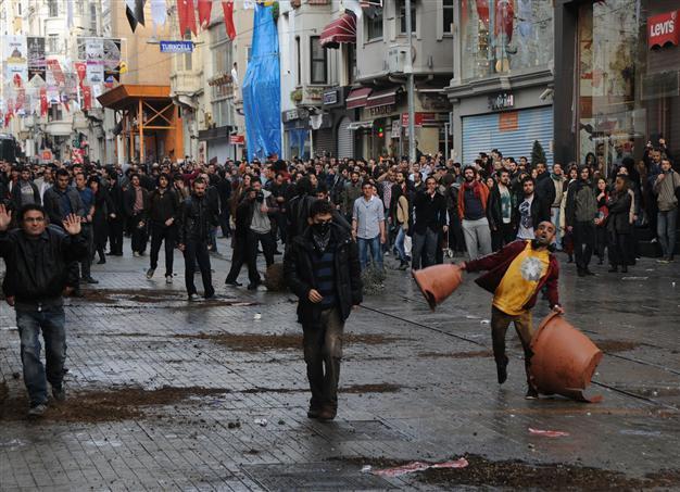Interior minister blames provocateurs for Emek clash