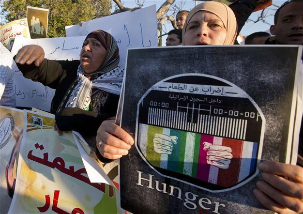 EU calls on Israel to respect rights of hunger strikers