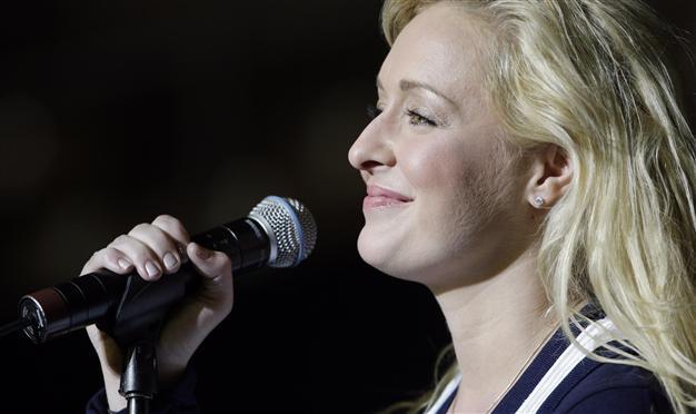 Country star Mindy McCready dies of apparent suicide
