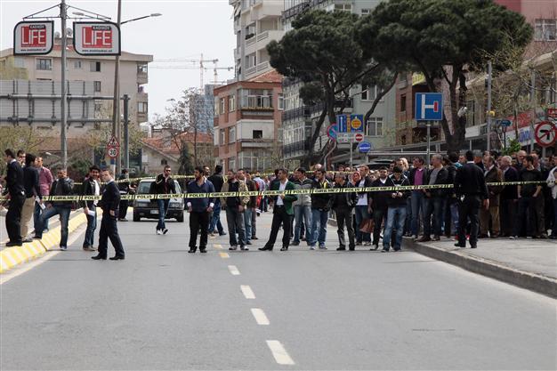 Man commits suicide after opening fire randomly in Istanbul